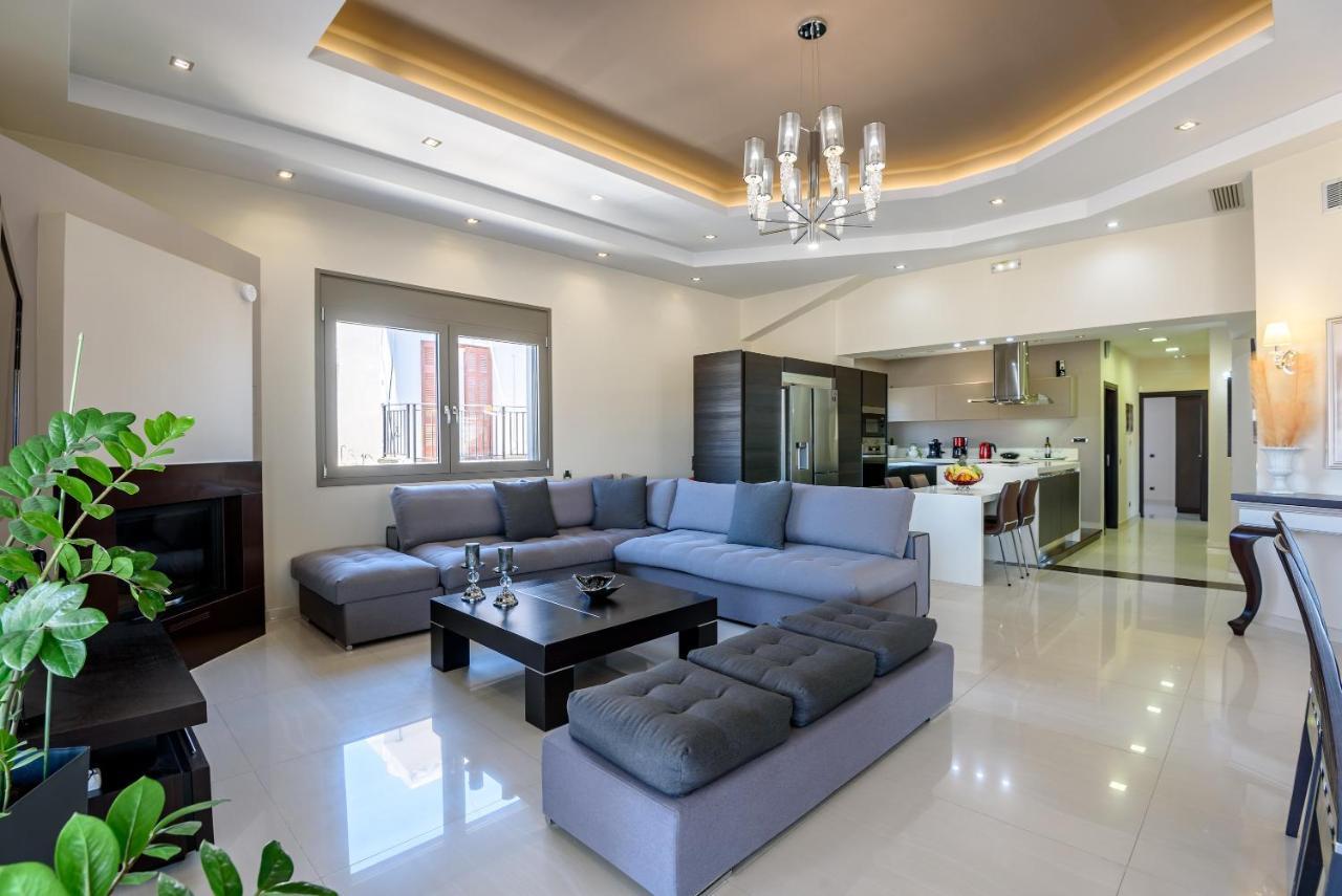 Luxury Villa In City Center With Rooftop Swimming Pool Chania  Exterior photo